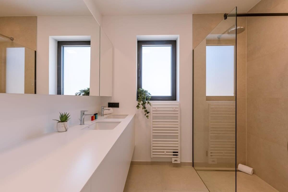 New, Luxurious And Modern Apartment With Private Parking Koksijde Eksteriør bilde