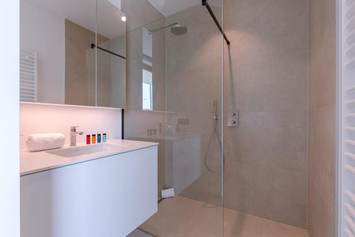 New, Luxurious And Modern Apartment With Private Parking Koksijde Eksteriør bilde